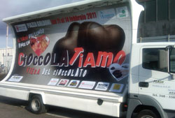 Camion pubblicitario cioccolatiamo